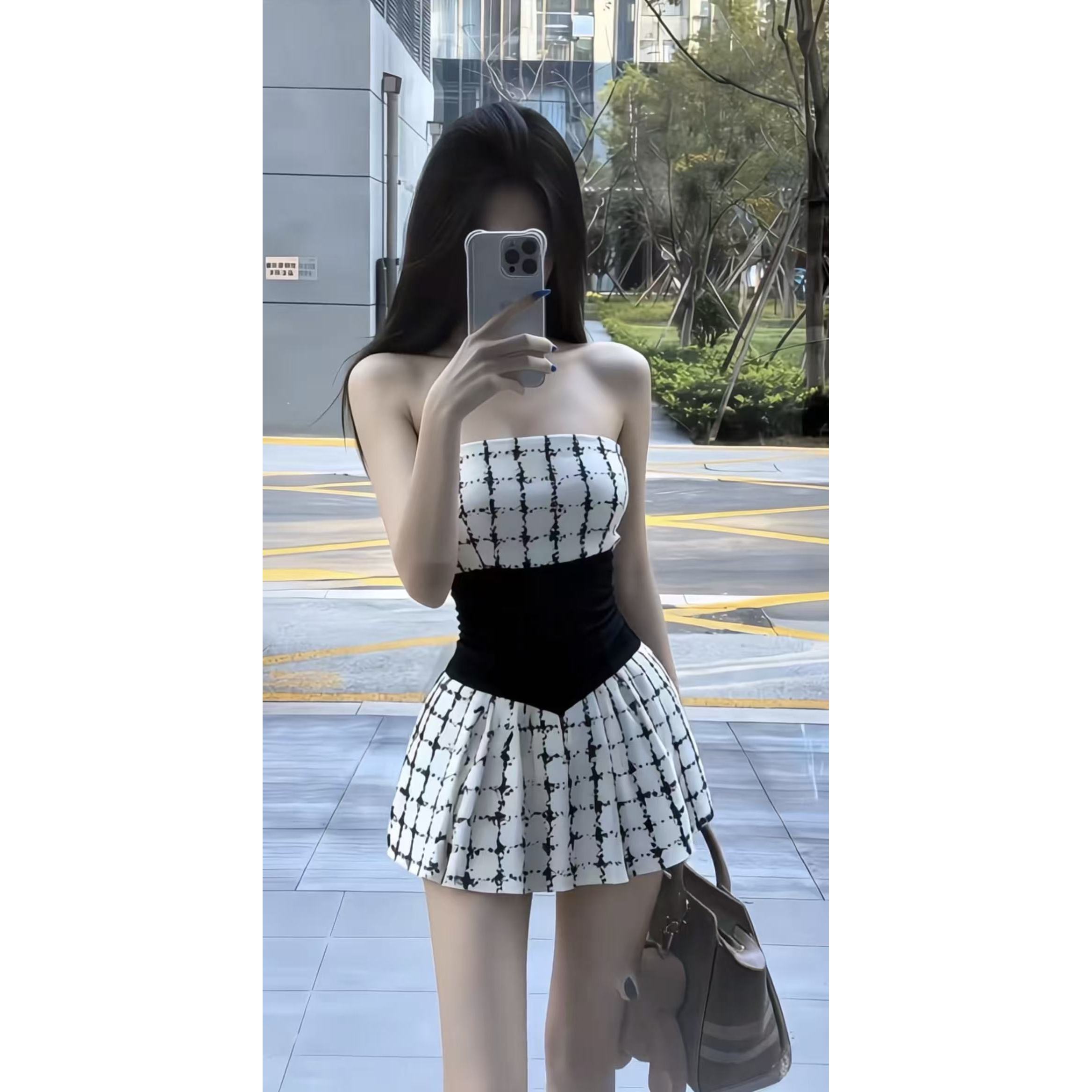 性感一字肩辣妹纯欲连衣裙小众设计感新款夏季收腰显瘦温柔小清新