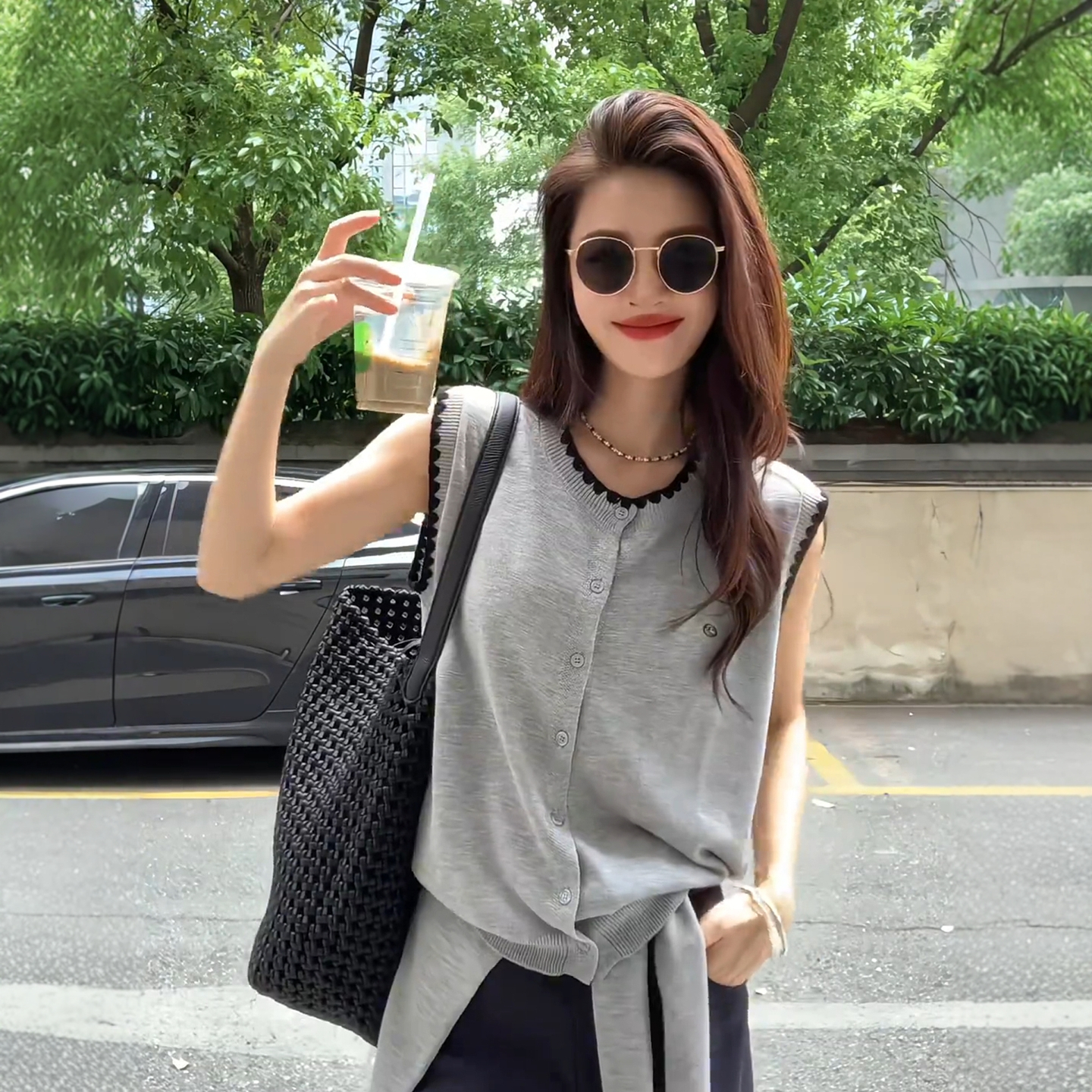 灰色花边冰丝披肩针织开衫女夏季高级感老钱风宽松坎肩无袖上衣薄