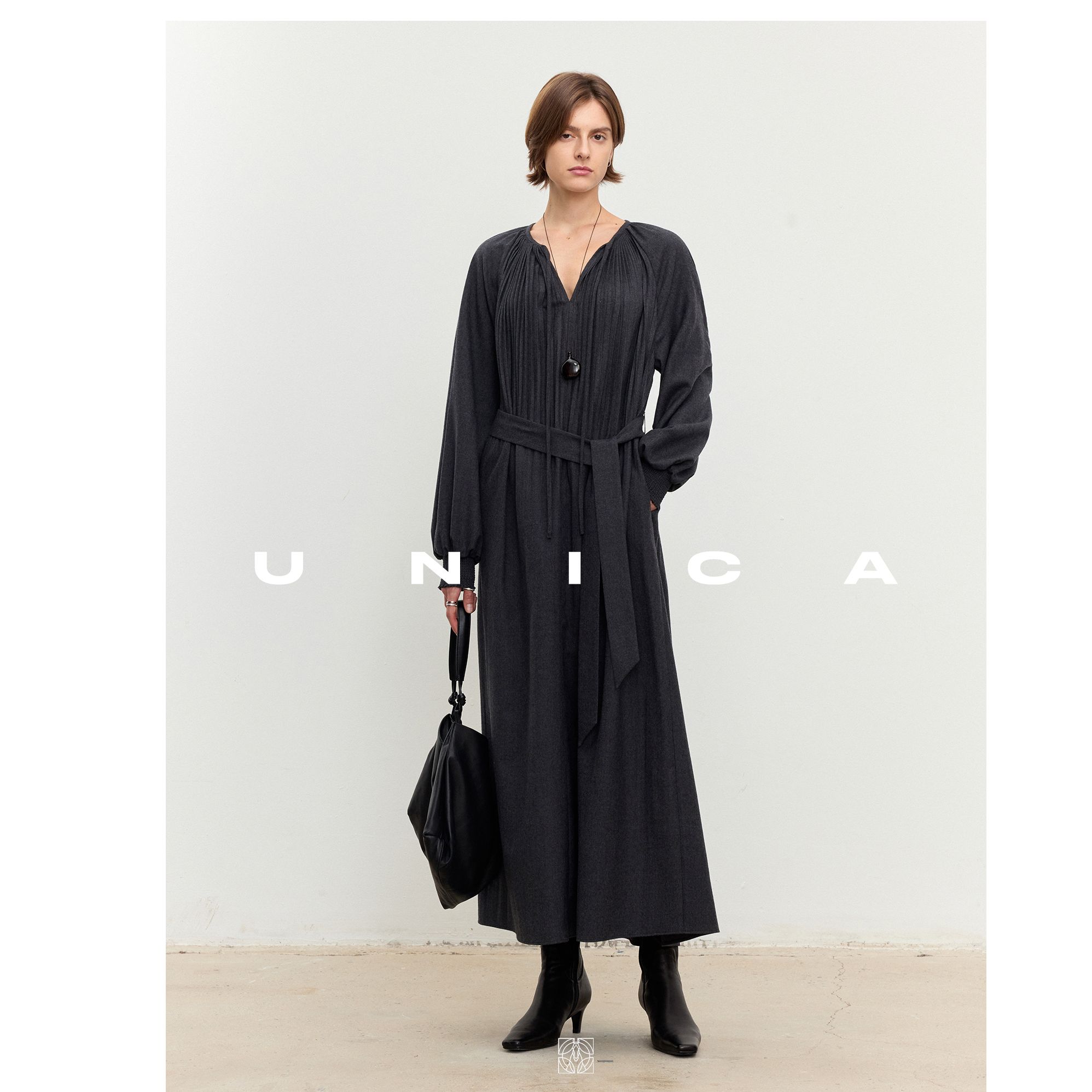 UNICA/重工压褶进口羊毛法兰绒_灵动飘逸灯笼袖腰带连衣裙/衬衫