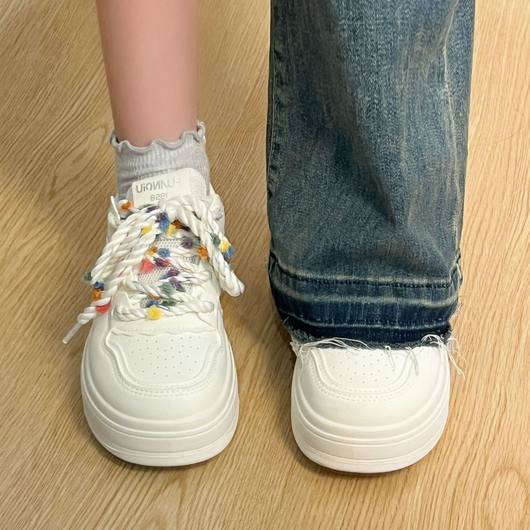 环球女鞋百搭米色板鞋女2025新款秋季时尚休闲鞋子厚底运动小白鞋