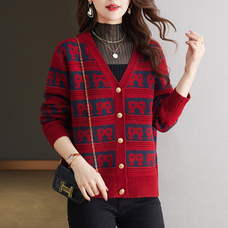 2024新款春秋宽松休闲毛衣外套女中年妈妈洋气减龄V领针织开衫