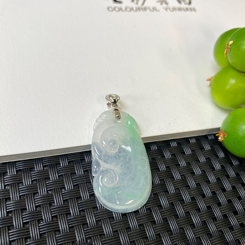 Colourful Yunnan/七彩云南冰种飘花翡翠如意