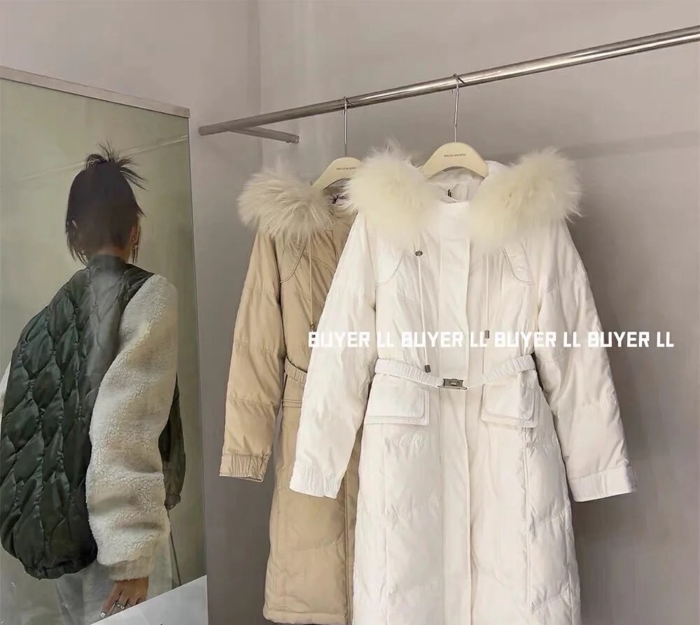 [甜桃服饰]HELLO MAIDEN长款收腰大毛领羽绒服保暖冬季百搭