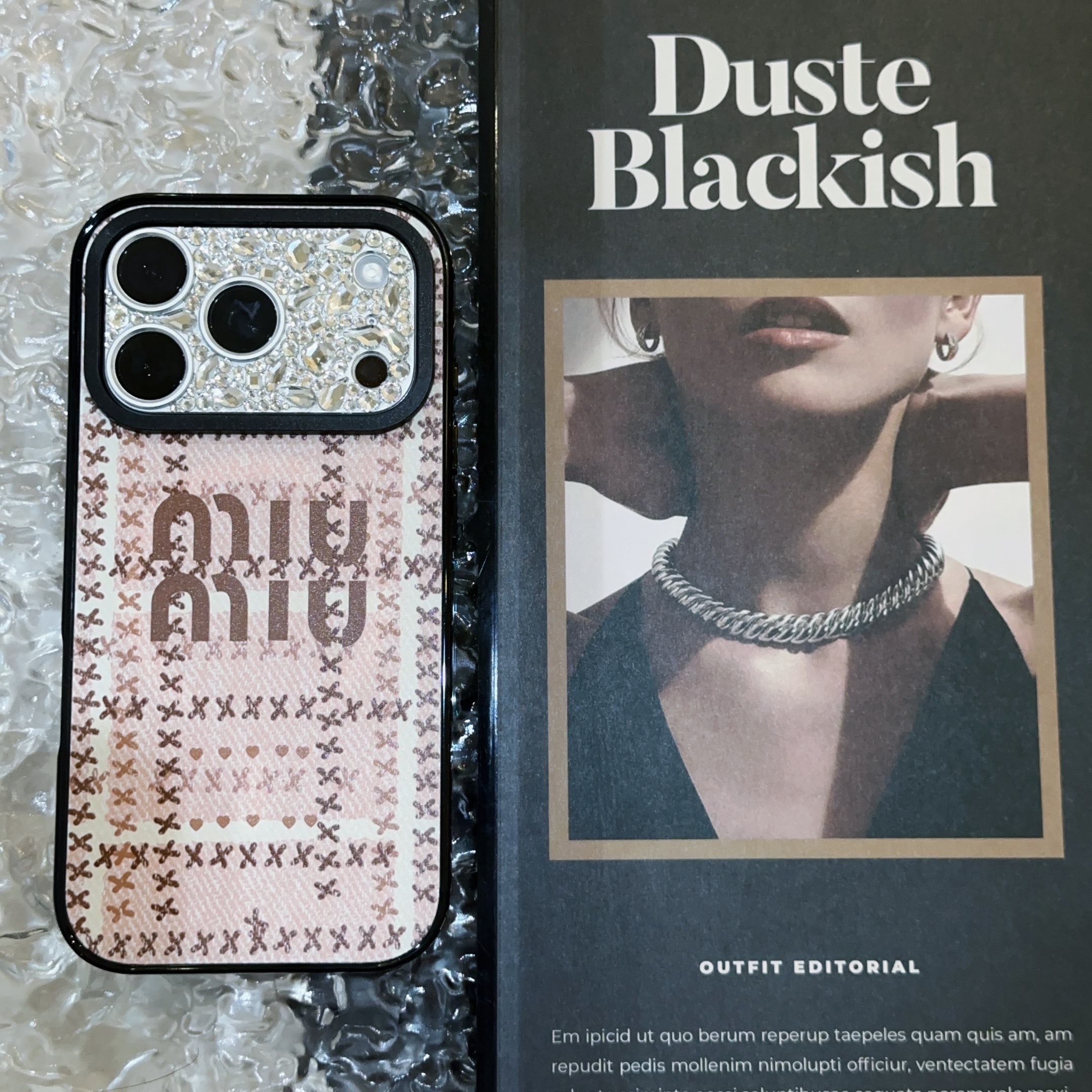 【手工点钻】Uomi字母壳适用iPhone17ProMax苹果16PM艺术创意