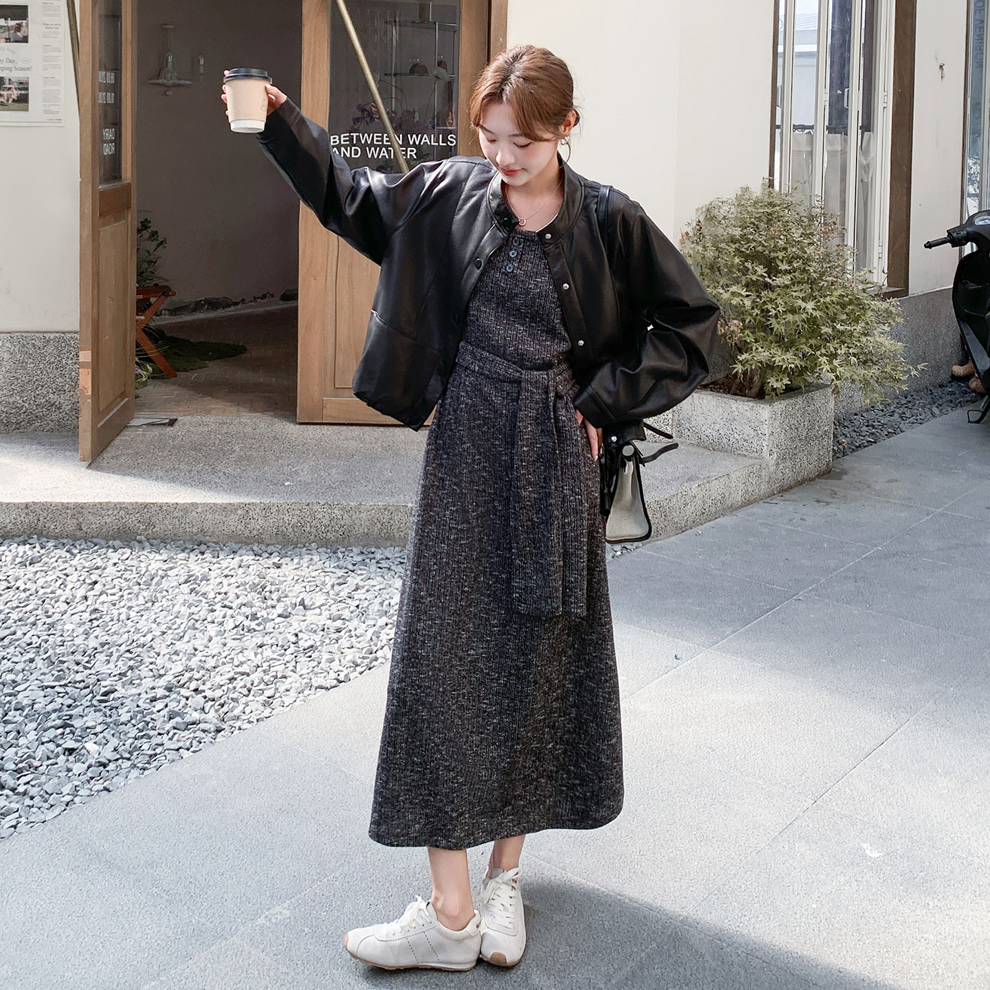韩系气质感时尚显瘦套装女2025秋季新款皮衣外套针织背心裙两件套