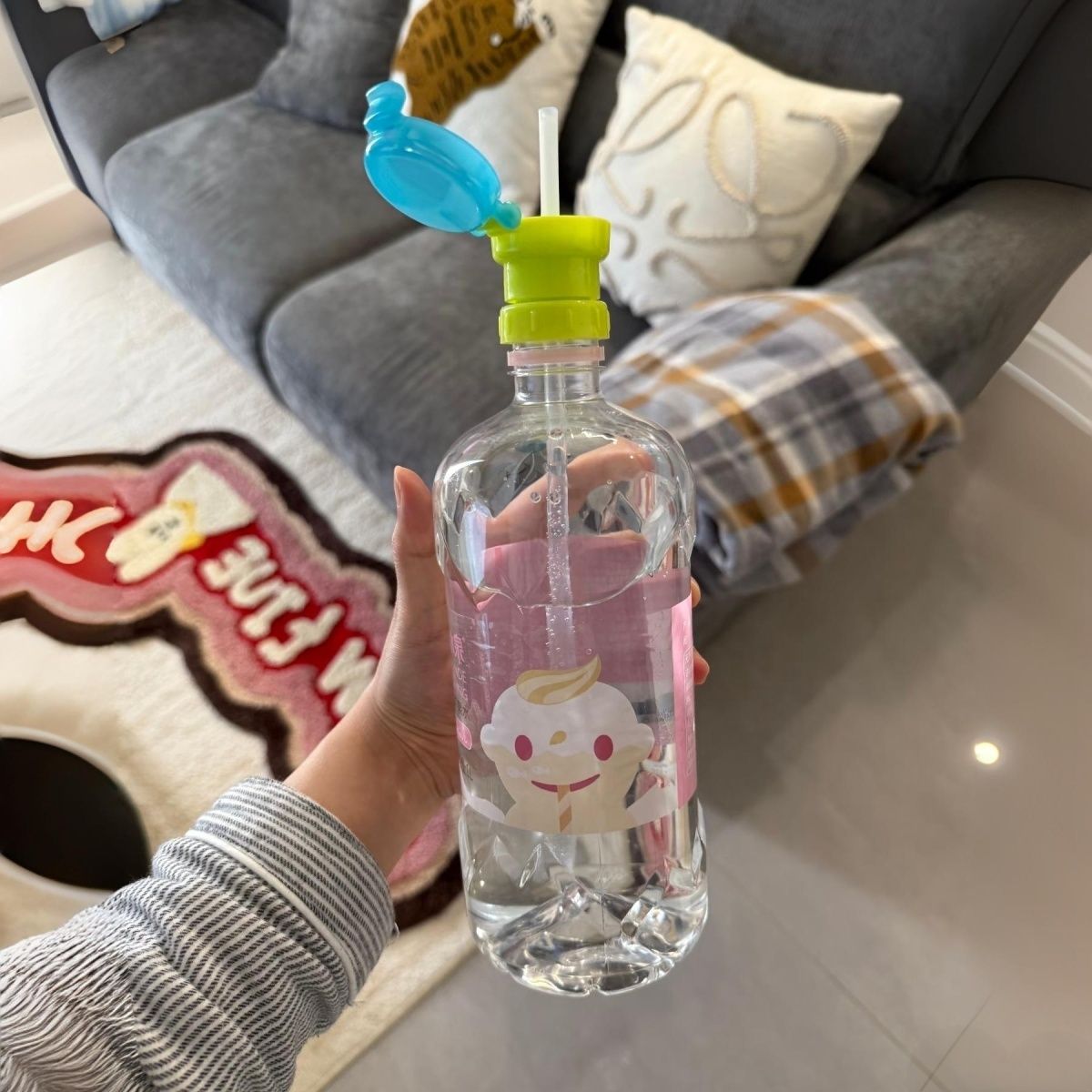 新款吸管盖瓶口转换盖矿泉水瓶盖口红带妆漫展宝宝喝水吸管盖HR