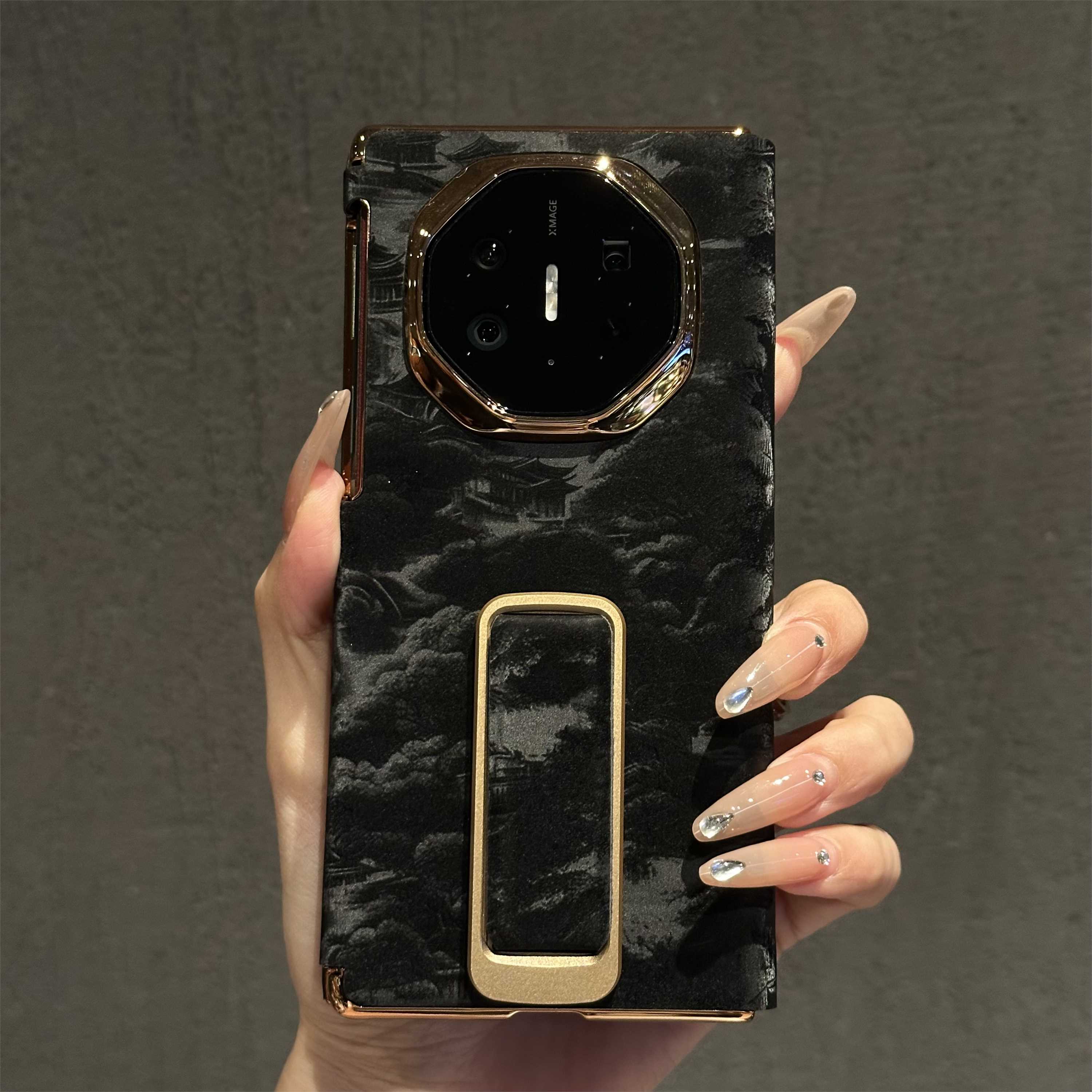 适用华为MateXT三折叠手机壳新款华为xt保护套旋转腕带支架MateXT