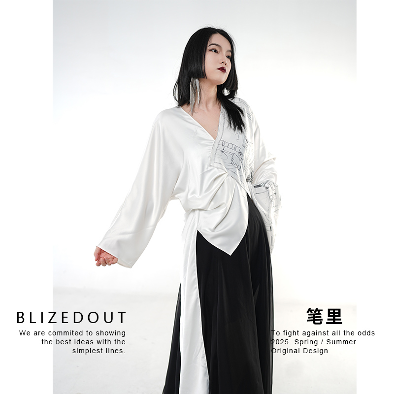 笔里【BLIZEDOUT】独立设计5082005白色印花不对称款式衬衫套头衫