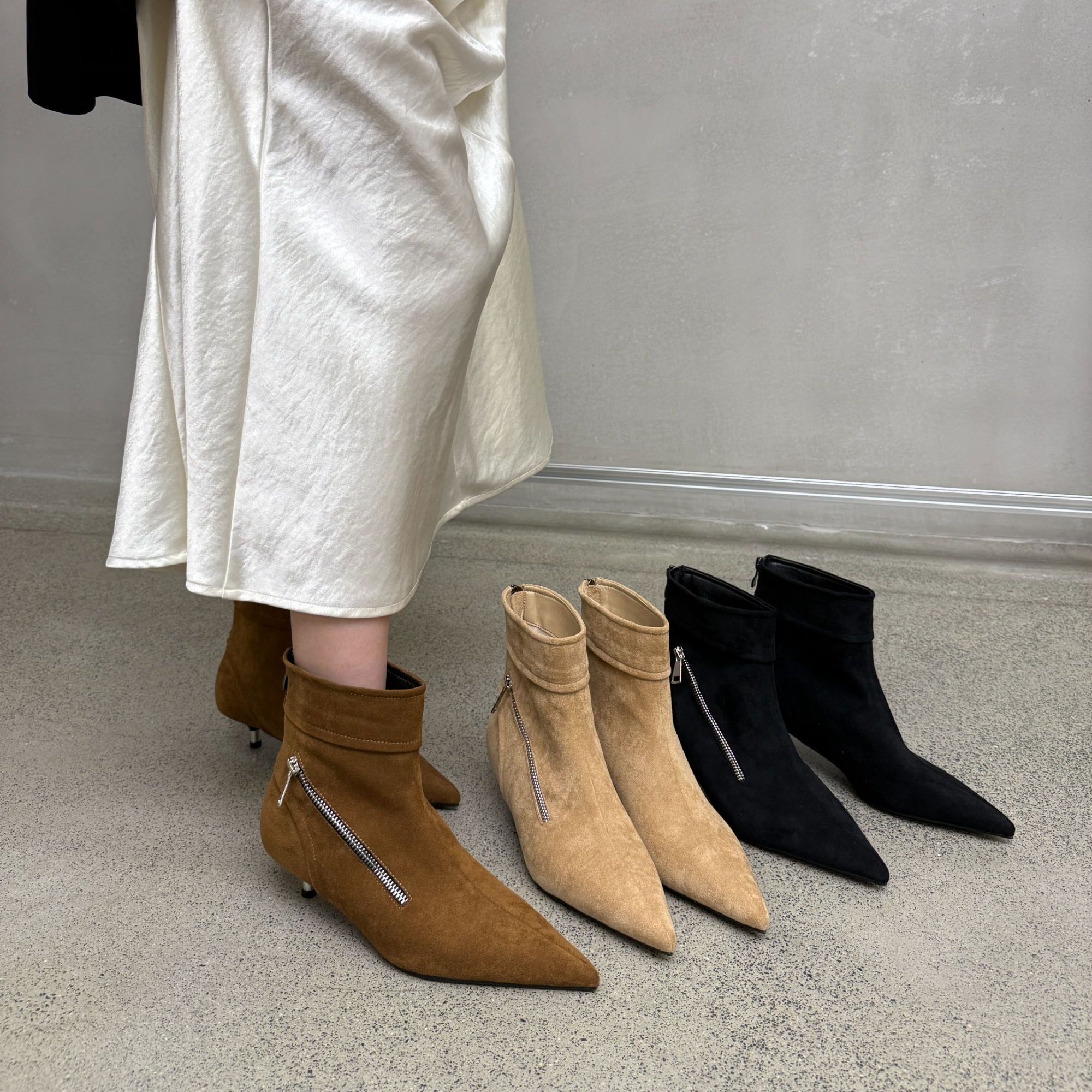 RS-7新款秋冬尖头细跟中跟短靴女鞋时装靴低跟短筒侧拉链瘦瘦靴