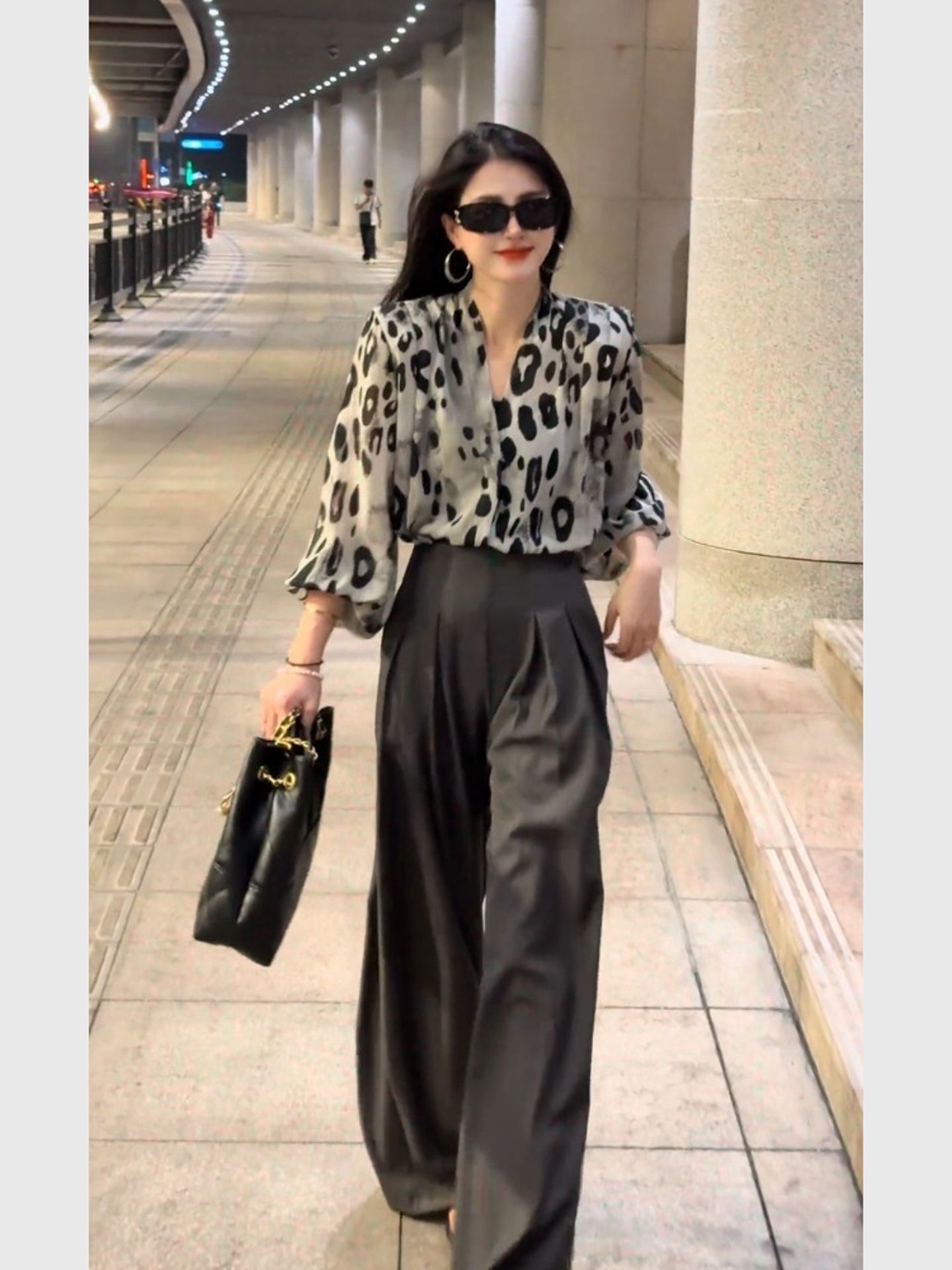 早秋穿搭一整套时尚高级感豹纹衬衫上班通勤上衣御姐轻熟绝美套装
