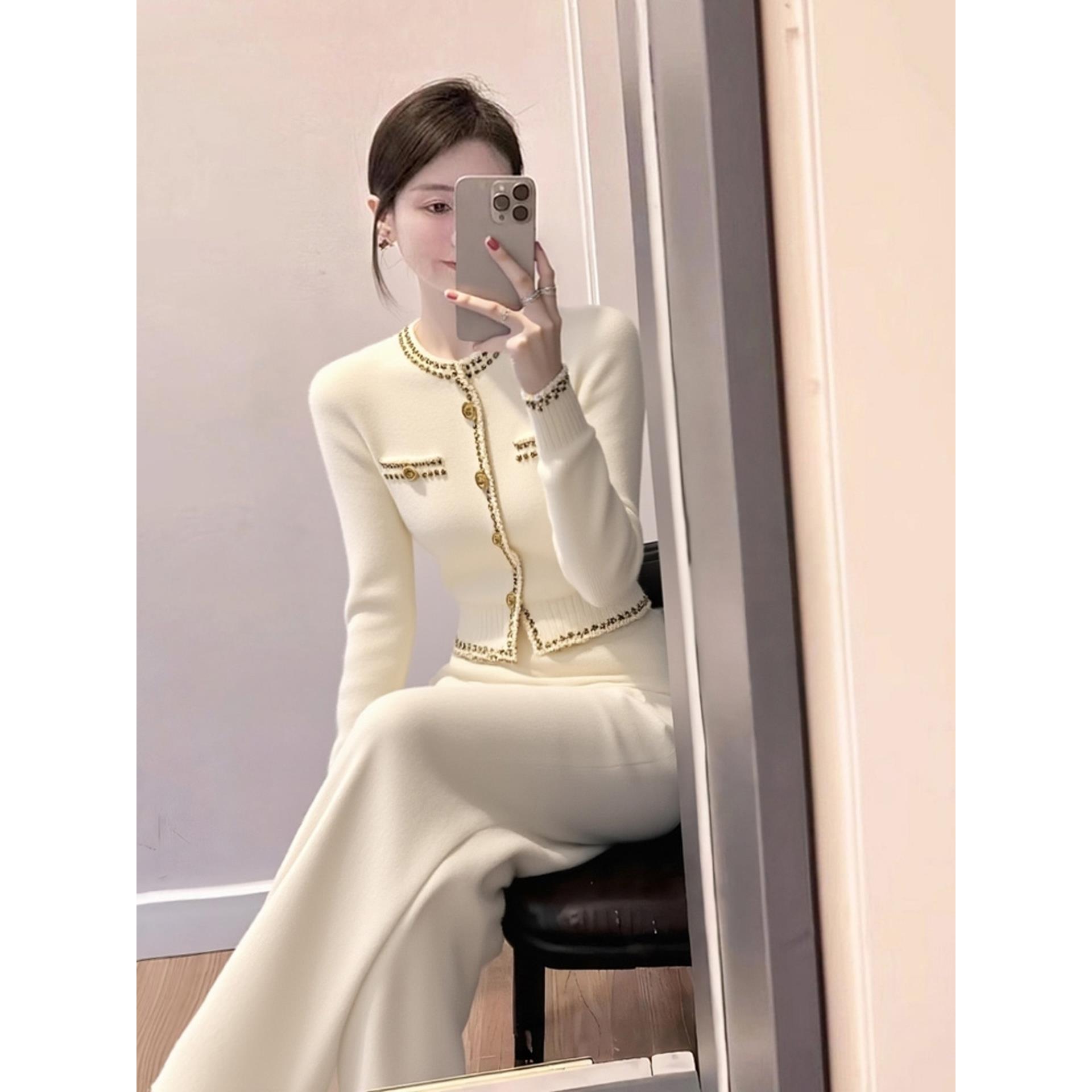 2025冬季大方得体巨好看气质高级感小香风白色针织上衣裤子套装女