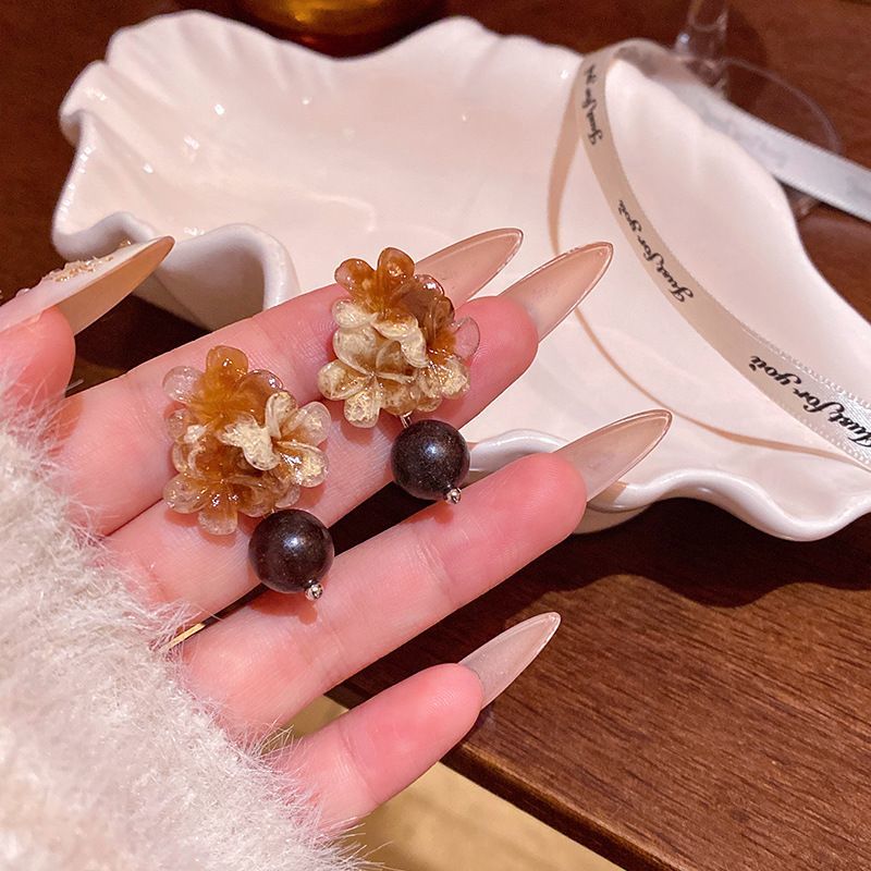 合金树脂耳饰 秋冬美拉德晕染咖色花朵珠珠耳钉复古法式温柔气质