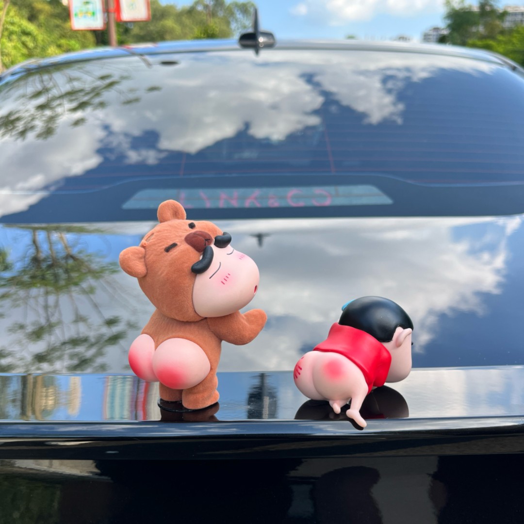 屁屁蜡笔小新车顶尾部玩偶后备箱玩偶车外公仔车载摆件汽车装饰品
