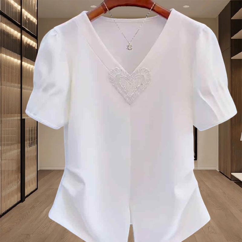 独特漂亮减龄上衣2025夏新款爆款爱心下摆开叉V领短袖t恤女款潮