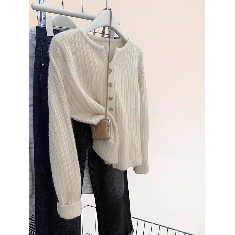 燕麦色v领正肩打底毛衣女春秋季新款小个子开叉针织衫内搭打底衫