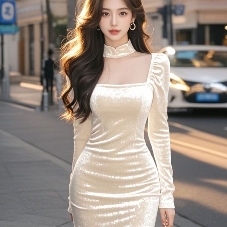 法式御姐风方领丝绒长袖连衣裙女冬季2025新款气质修身显瘦包臀裙