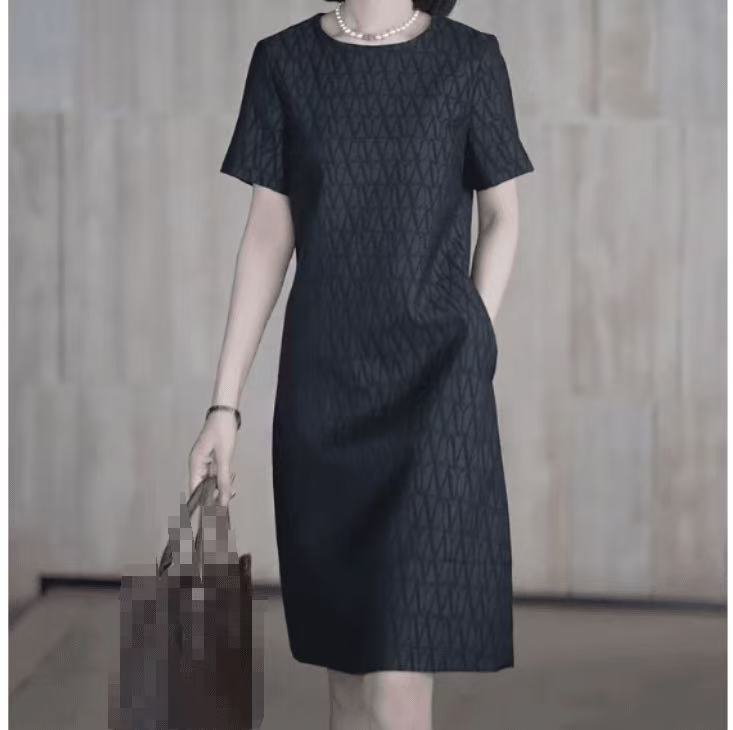新款时尚气质洋气显瘦连衣裙女装2