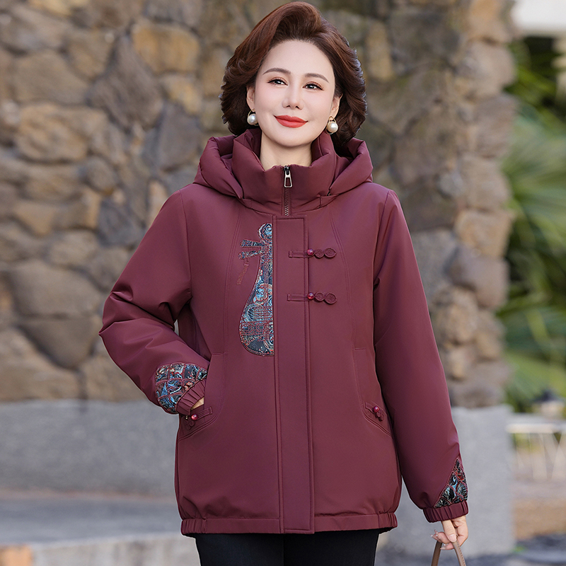 妈妈冬装羽绒服短款洋气高贵中老年女装爆款冬季奶奶加厚派克外套
