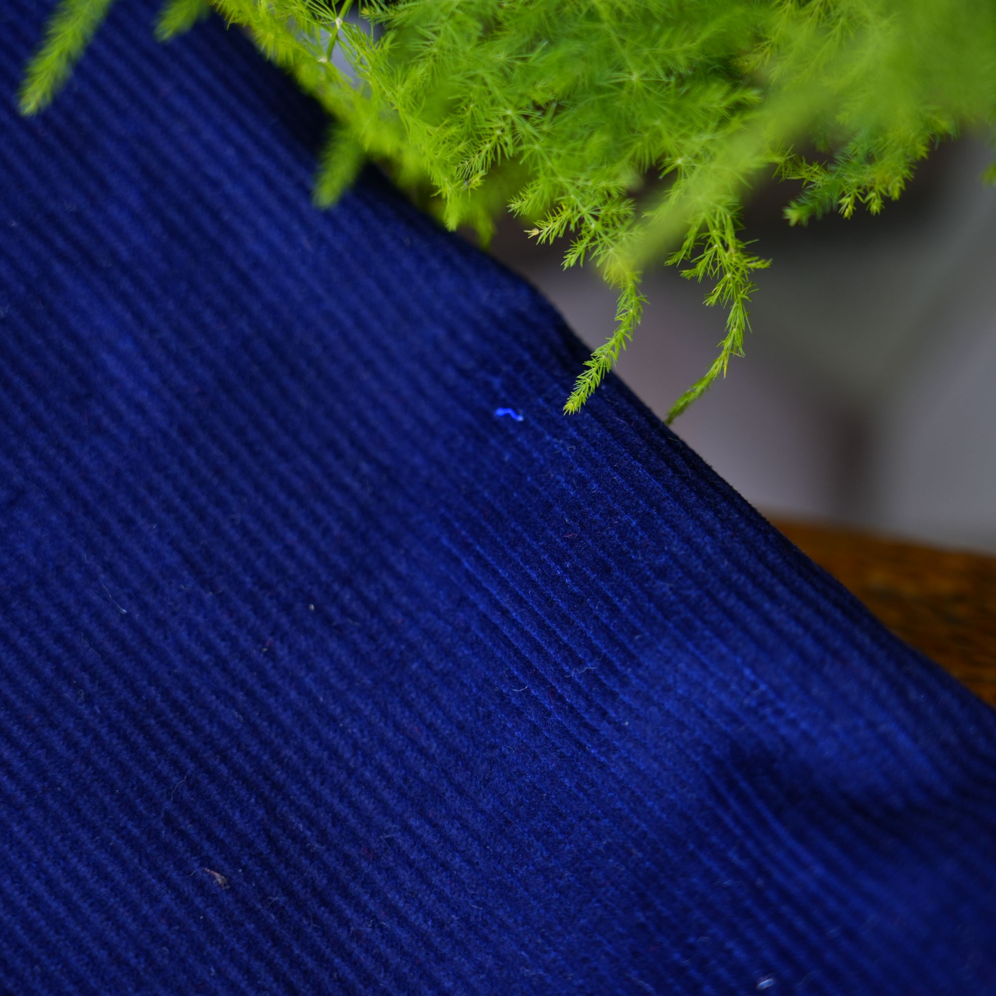 藏蓝色纯棉灯芯绒·条绒·布料植物条纹绒布手工鞋面服装印花面料