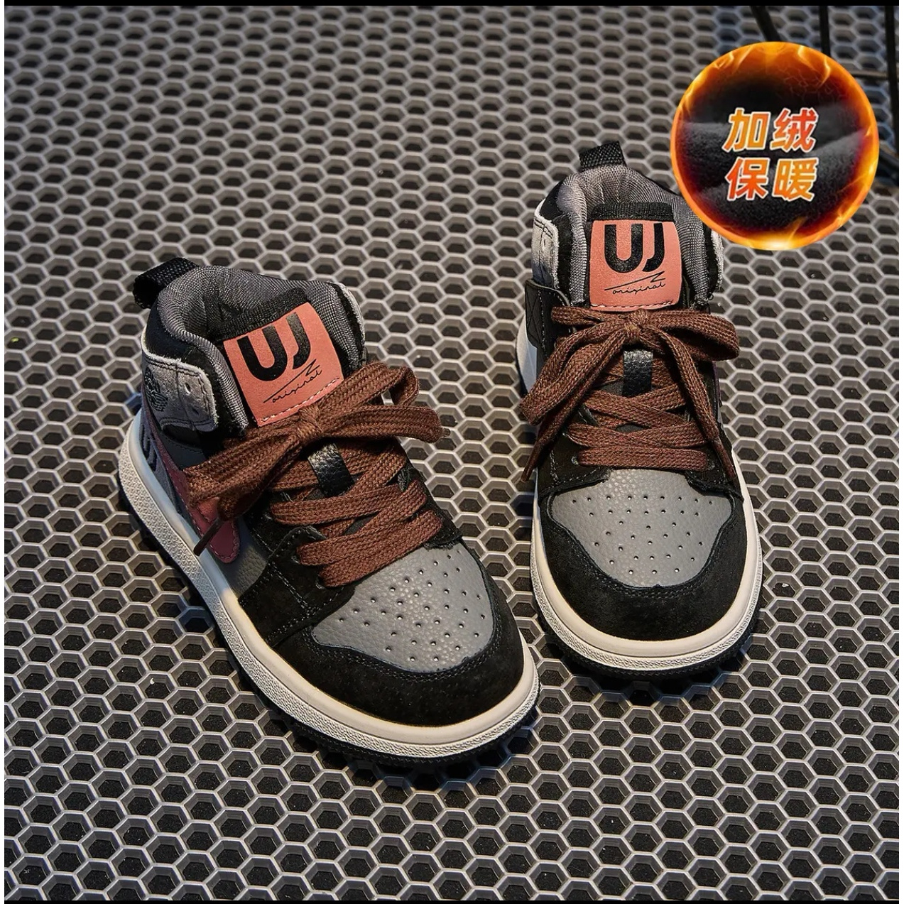 大黄蜂AJ童鞋新款秋冬二棉薄绒韩版童鞋真皮红棕色板鞋儿童鞋子