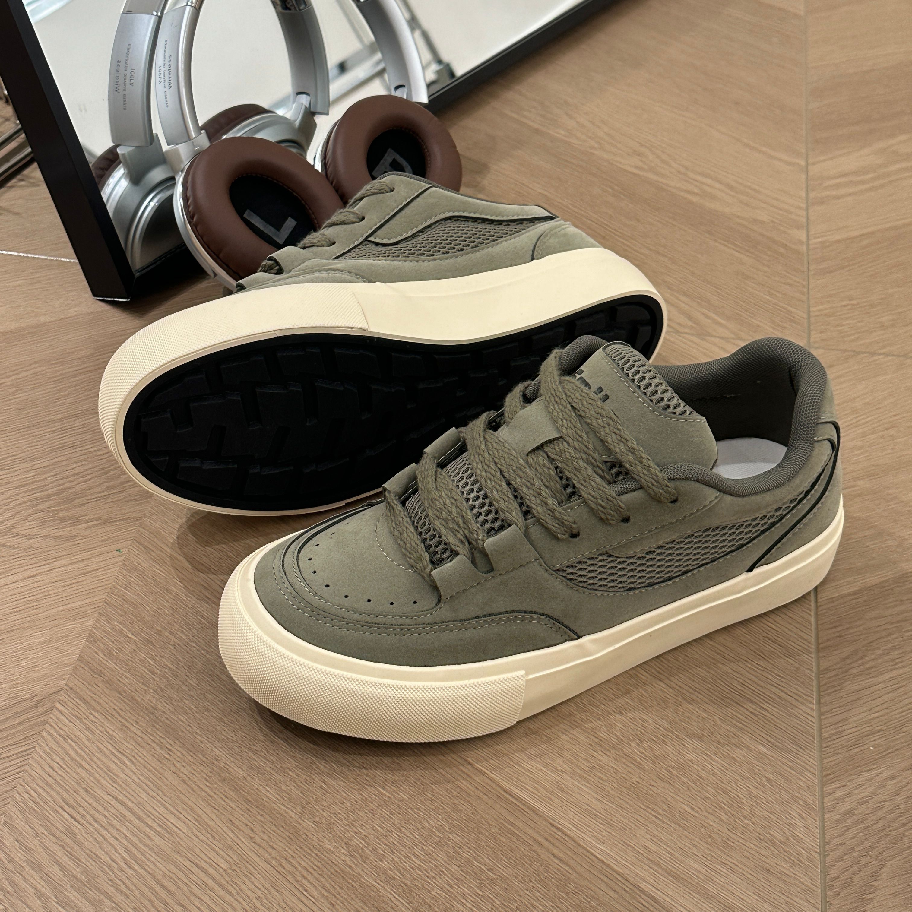 原创设计墨绿男鞋干净感痞帅板鞋2025新款秋季小众厚底面包鞋子男