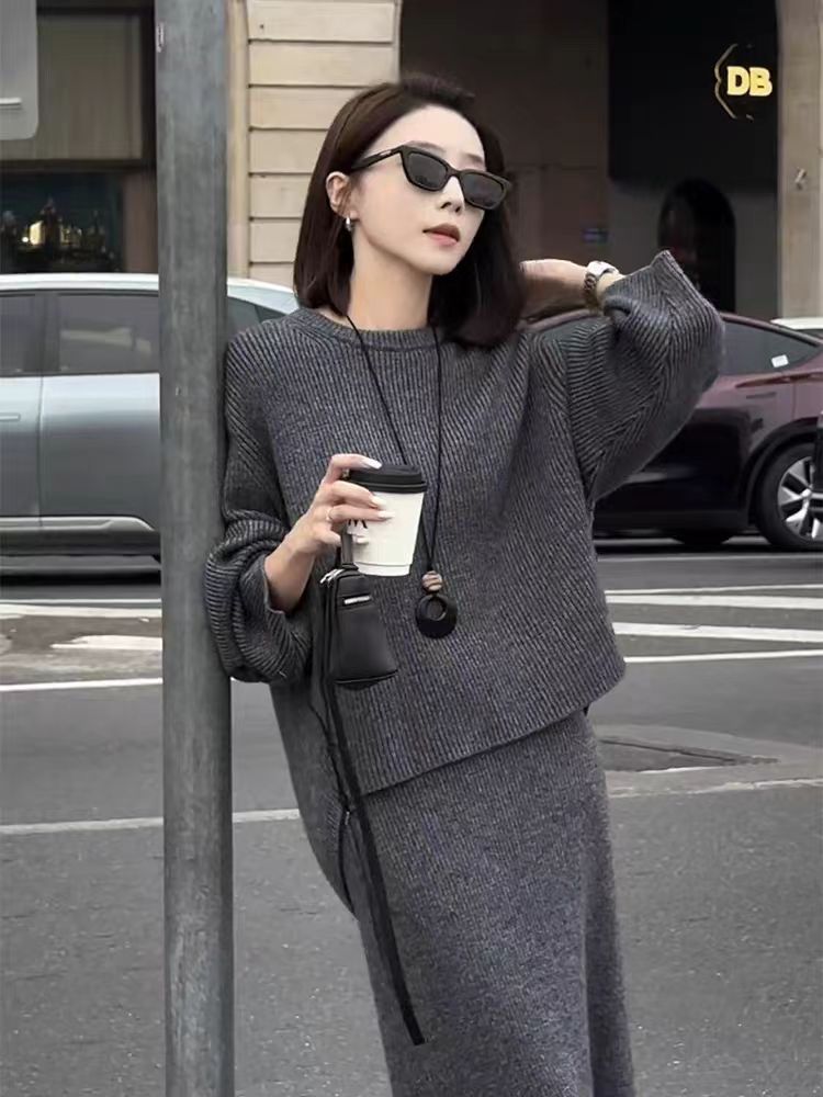 高级感宽松毛衣套装女秋冬新款韩版针织上衣高腰直筒半身裙两件套
