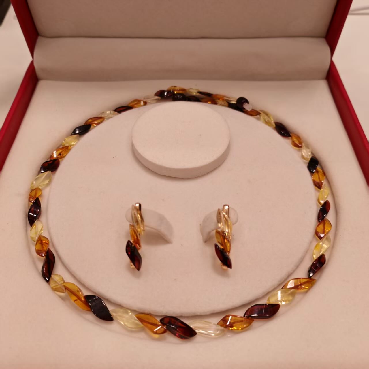 铜合金项链 诗美恋 كەھرىۋا يۇرۇشلىك