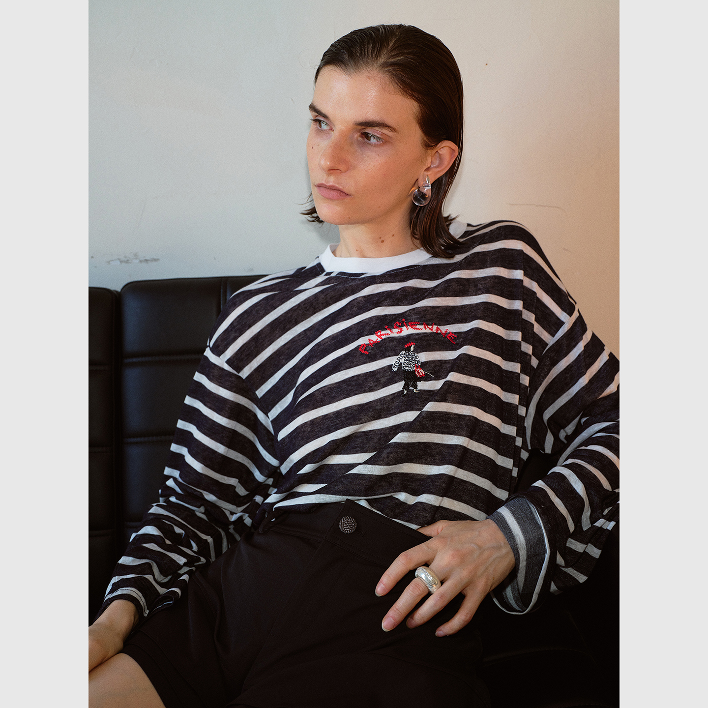 TOPCLOSET 松弛假日 法式休闲蓝白条纹 圆领绣花长袖宽松T恤7431