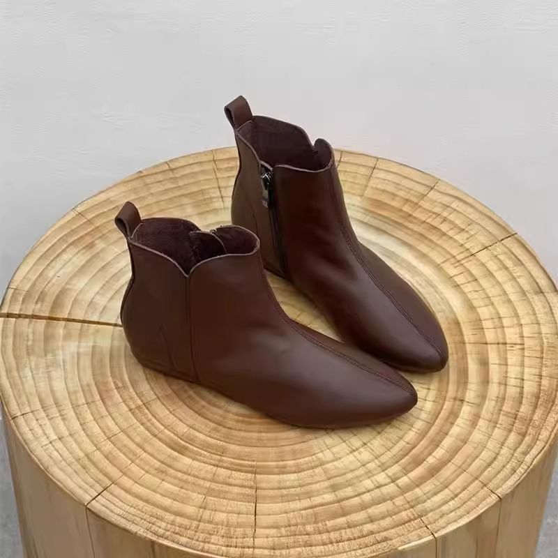 百丽官尖头短靴秋冬季新款软底女靴子侧拉链时装靴平底女