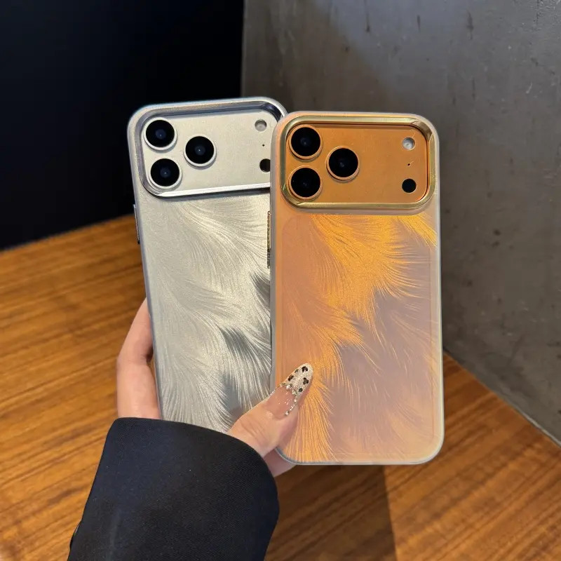 高颜值镭射羽毛适用于苹果17promax手机壳大孔防摔网红男女款轻奢