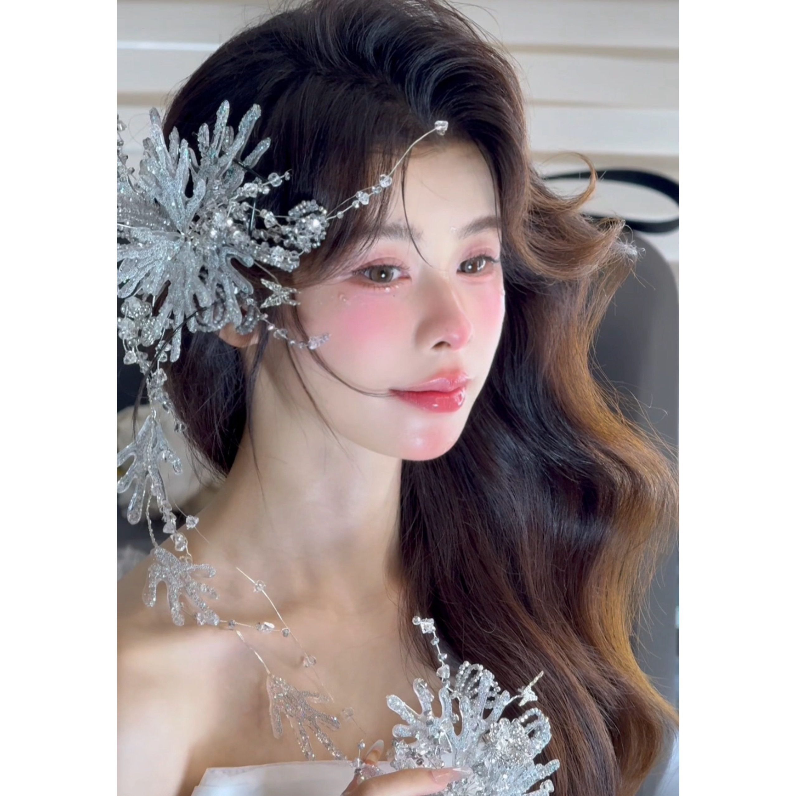 新品韩式婚纱头饰披发水晶边夹宴会礼服配饰品影楼拍照跟妆发饰女