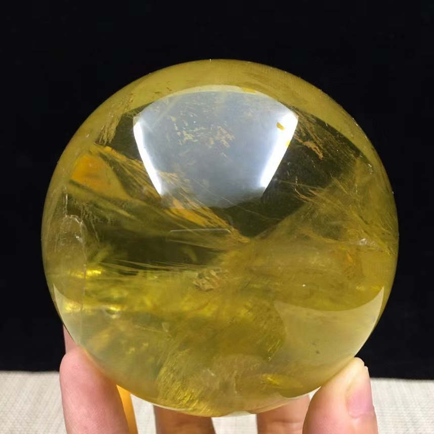 天然黄水晶球摆件