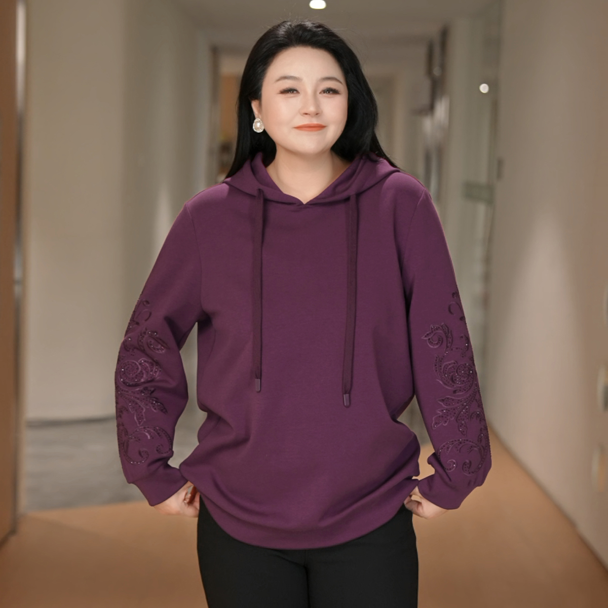 【空气层】MsShe大码女装2025冬显瘦宽松烫钻刺绣连帽卫衣B2512013