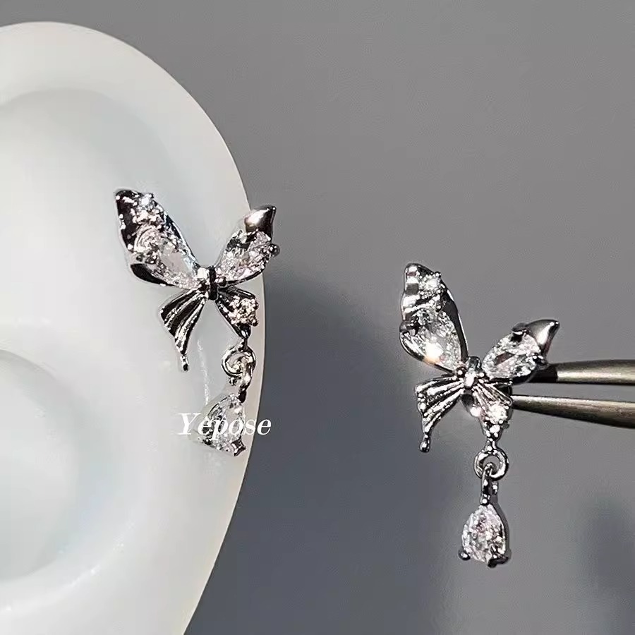 钛钢耳饰 液态蝴蝶锆石耳骨钉女小众平底螺丝拧扣养耳洞钛钢耳钉