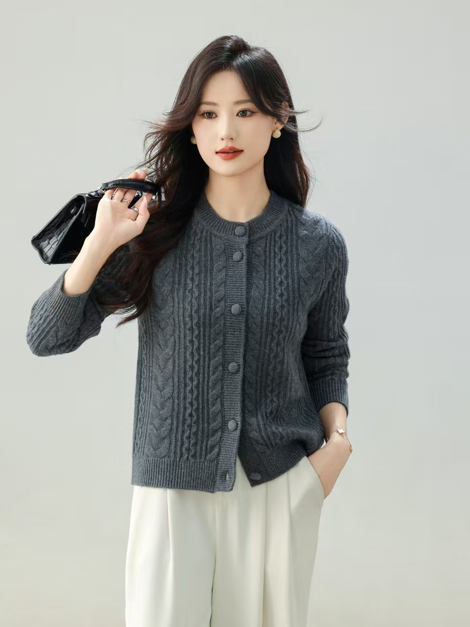 圆领宽松型秋季短款水洗毛针织衫百搭开衫纯色