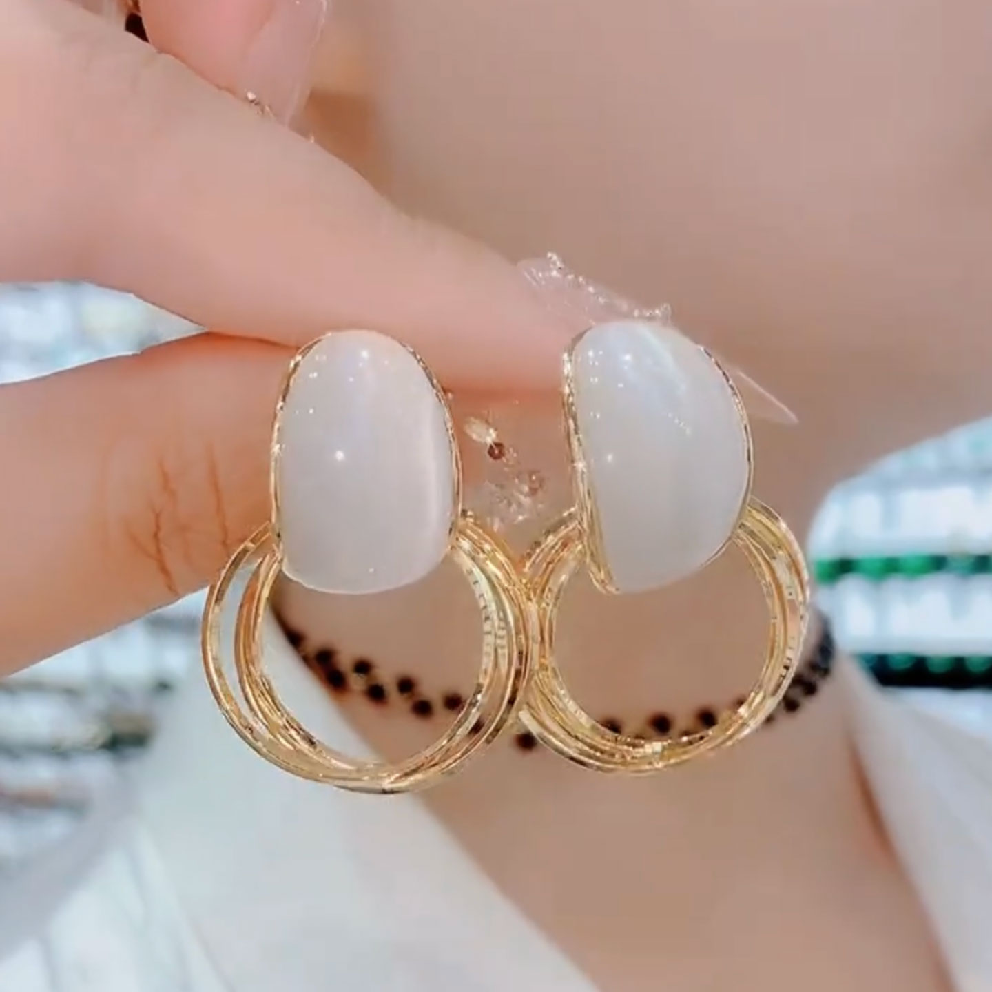 铜合金耳饰 时尚法式优雅小众设计个性简约气质百搭金色圆圈耳环