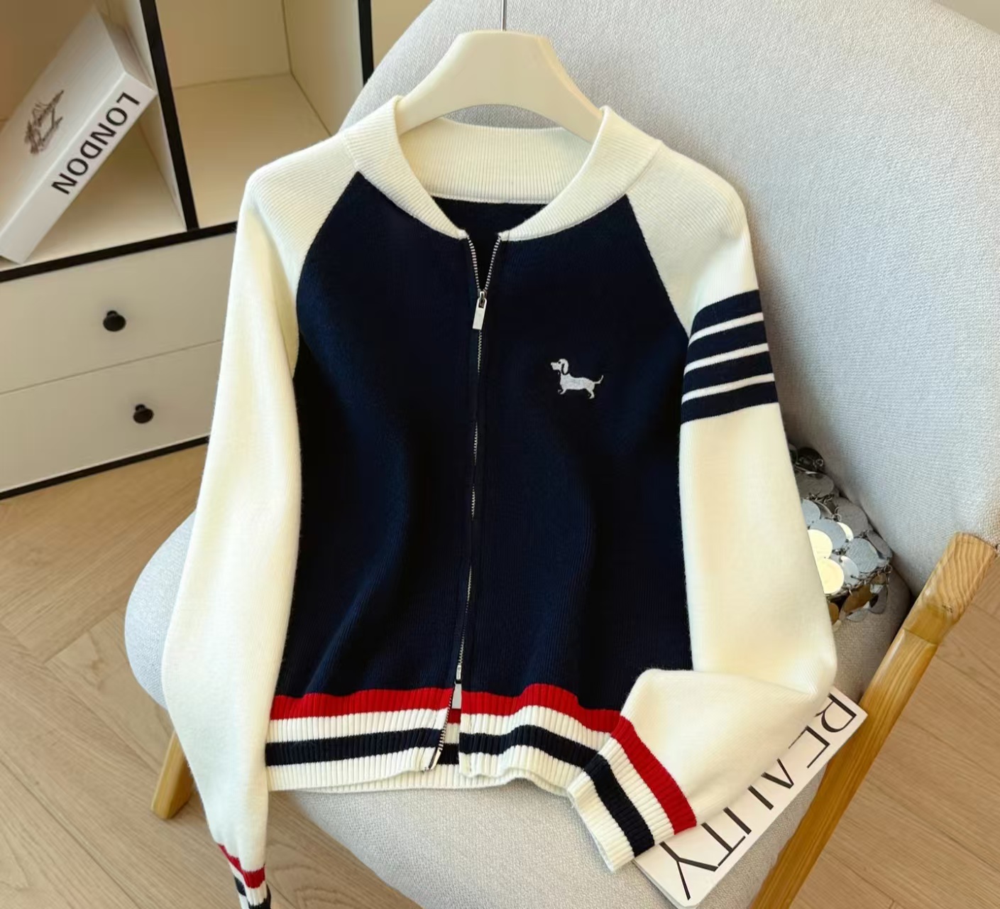 （G702）大码韩系拼色小狗刺绣长袖拉链针织开衫女秋冬学院风毛衣