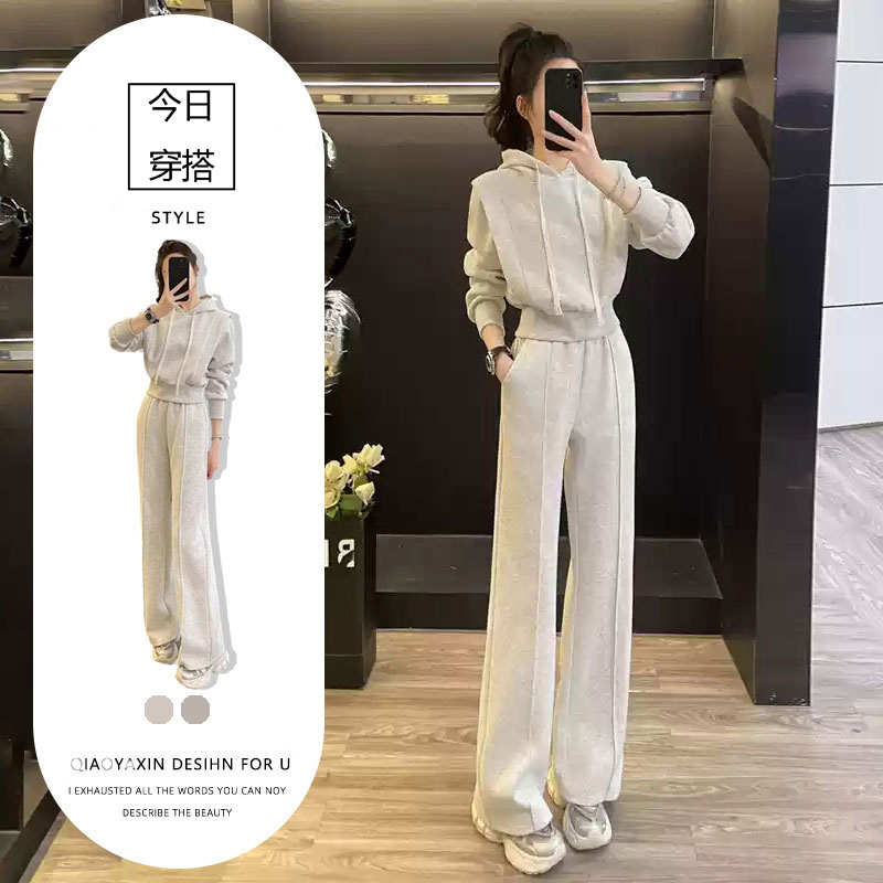 盐系运动服套装女秋季洋气显瘦减龄短款连帽卫衣阔腿裤休闲两件套