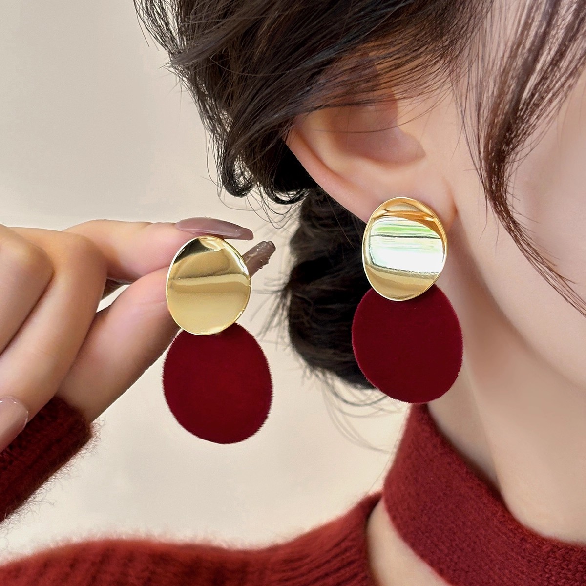 铜合金耳饰 酒红色植绒圆片耳环女秋冬高级感耳钉复古气质耳饰潮