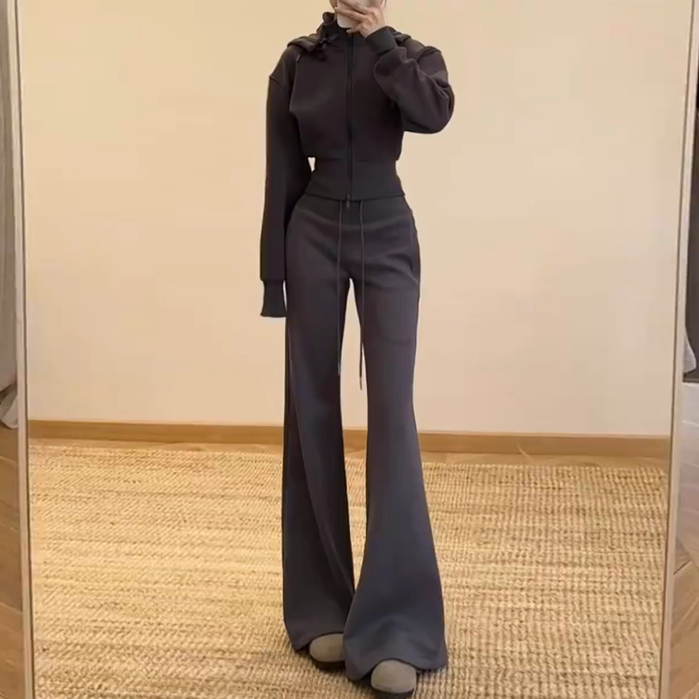 美式高腰微喇卫裤女秋冬季2025年新款修身垂感显瘦喇叭运动休闲裤