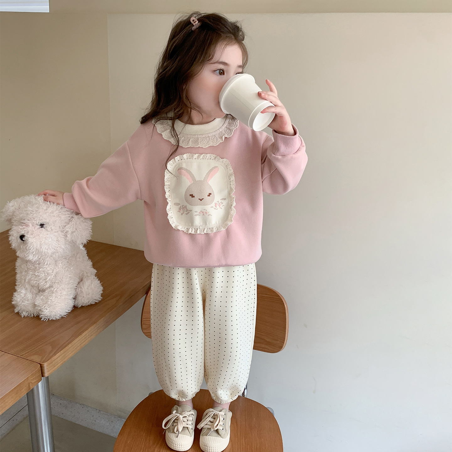 女童秋季套装2025新款儿童花边领卡通卫衣女宝宝波点休闲裤两件套