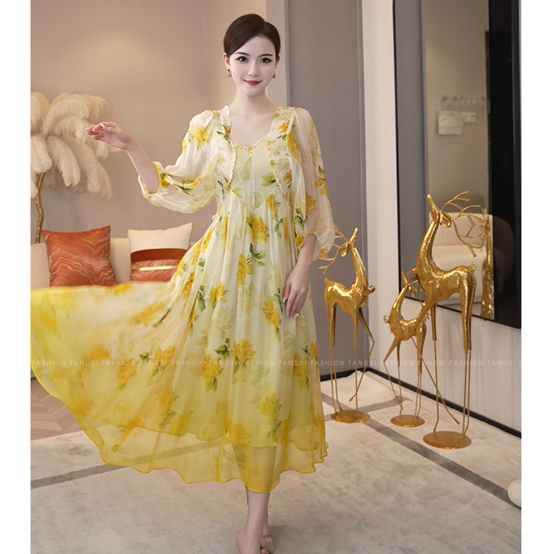 2025夏季新款【7600】中长款高腰法式度假风明黄色印花捏褶连衣裙女