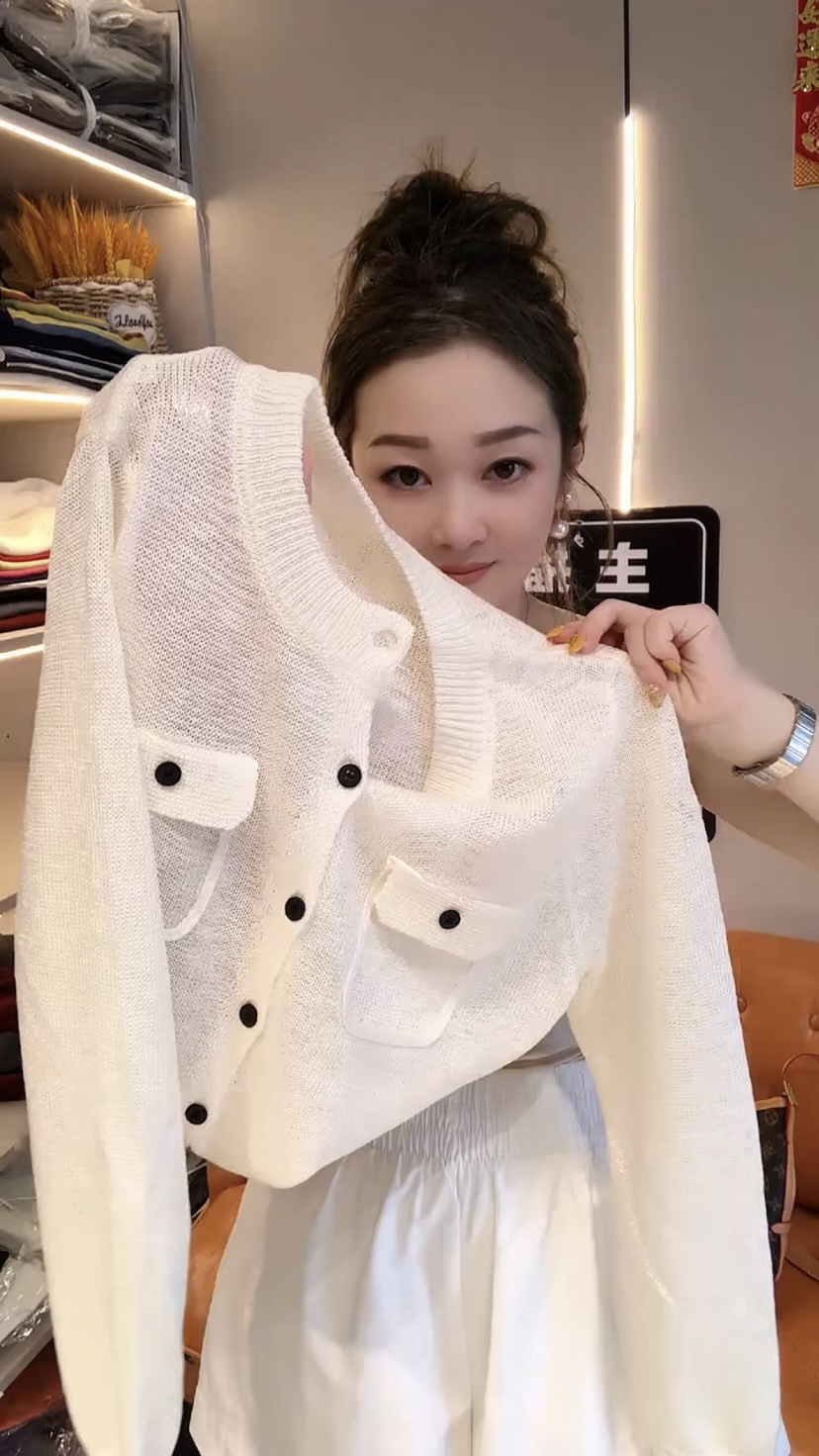 欧货时尚单排扣圆领针织开衫2025早秋新款宽松显瘦气质百搭上衣女
