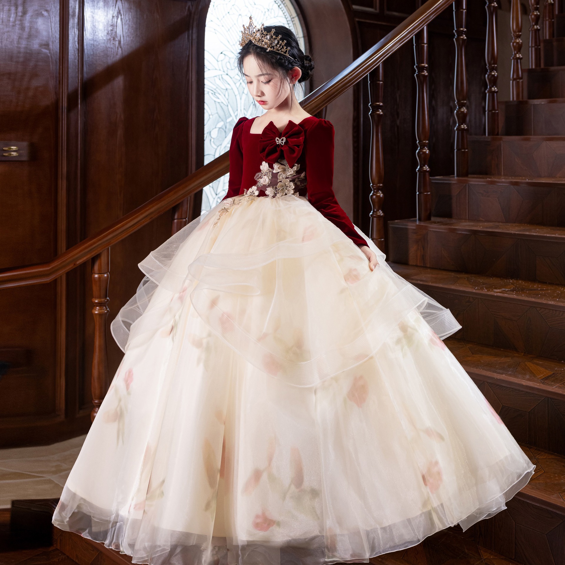 红色轻奢儿童礼服2025年秋冬小女孩钢琴演奏演出服女童生日公主裙