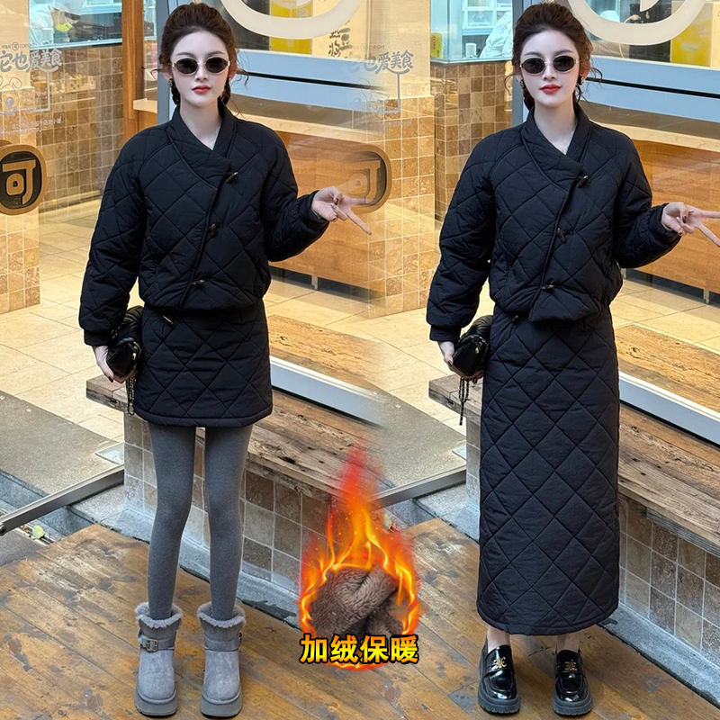 La babite加绒时尚套装女冬新款显瘦保暖短款外套半身裙两件套