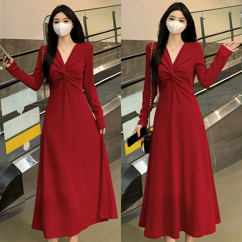哥弟阿玛施正品大码法式针织连衣裙女春秋显瘦v领打底小黑裙赫本