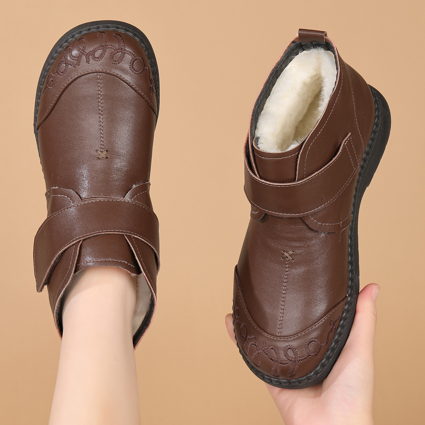 妈妈鞋冬季加绒保暖加厚棉鞋防滑真皮软底软面中老年女鞋老人短靴