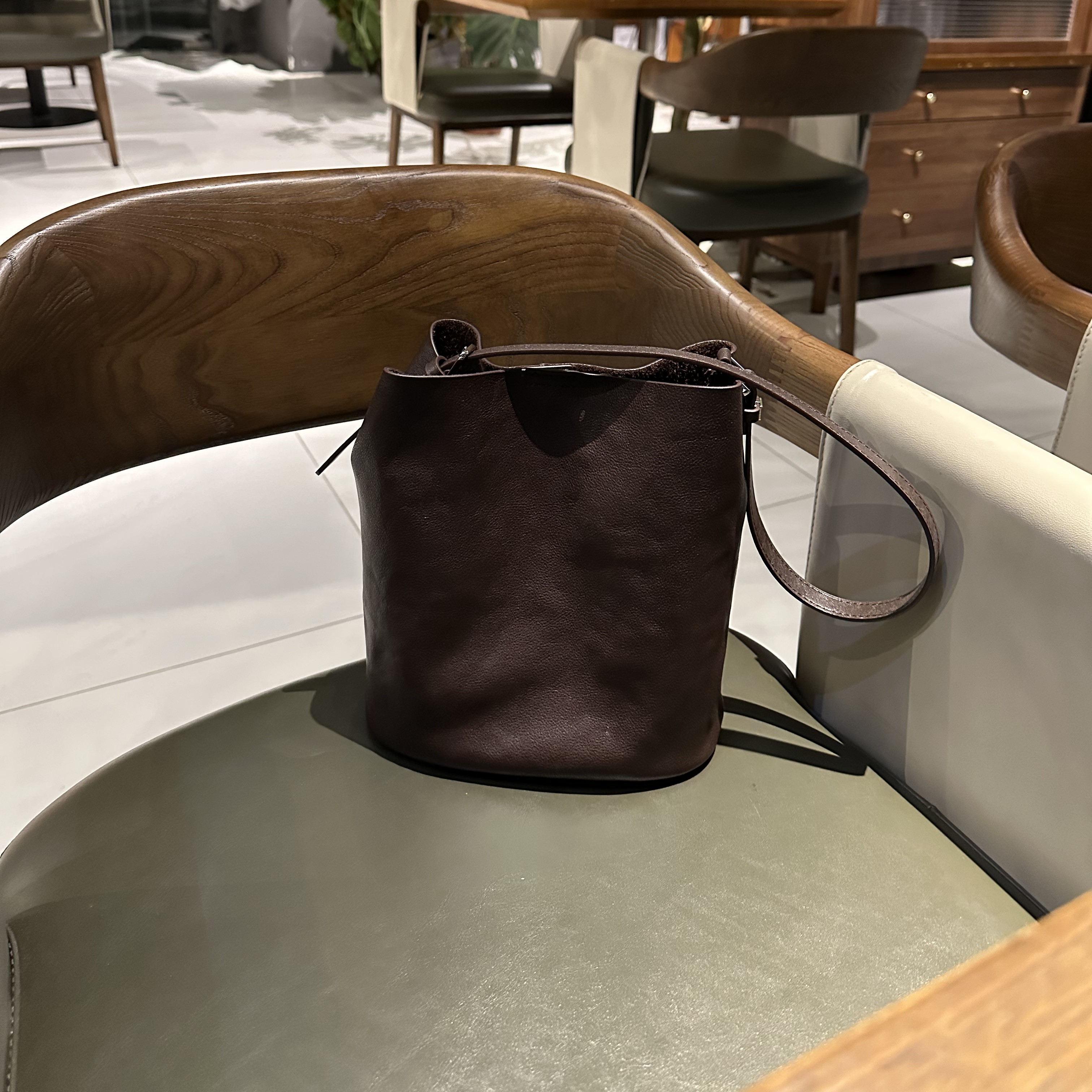 【慕懿时袋】2025新款欧洲站真皮高级感单肩包复古软皮斜挎包5133