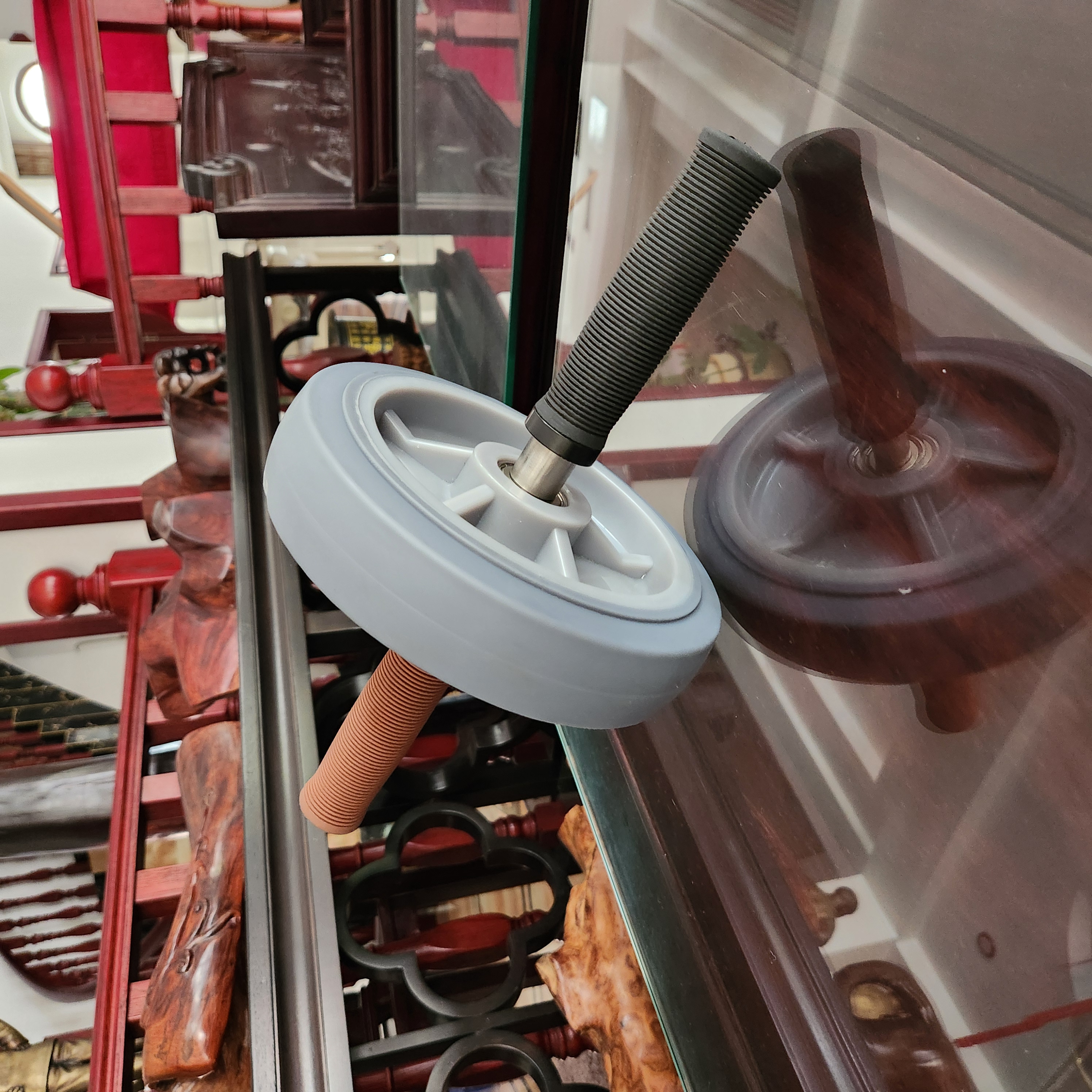 健腹轮八寸直径20厘米不锈钢手柄单边长15厘米要同色把套备注一下