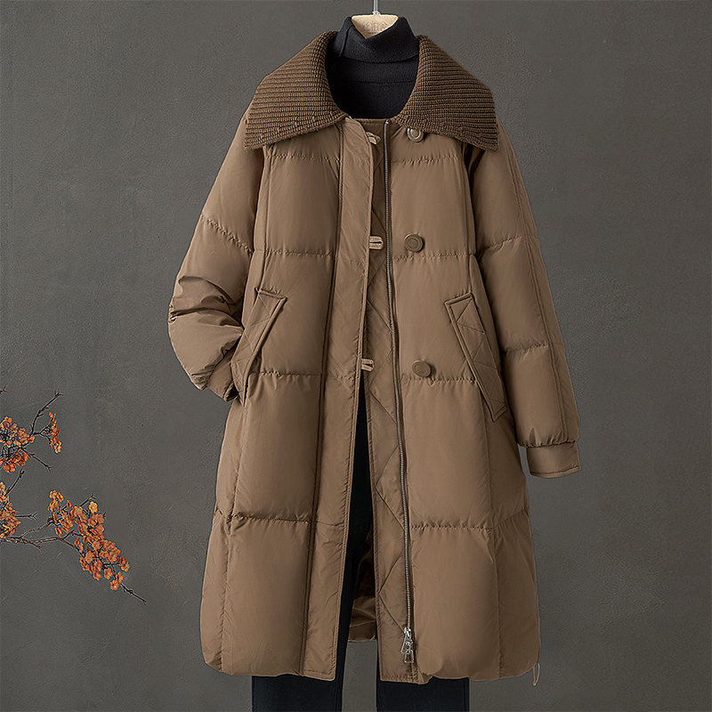 丝柏舍2025冬新款女纯色中长款宽松拼接翻领羽绒服S44B4644Y